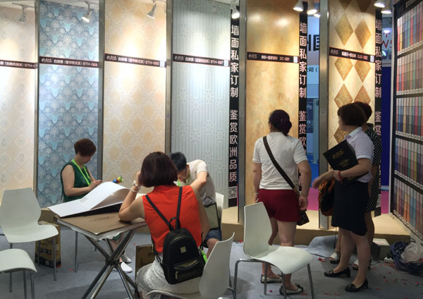 蒙太奇上海展會(huì)：現(xiàn)場(chǎng)訪客爆滿 加盟非?；鸨?></a> </div>
                        <div   id=